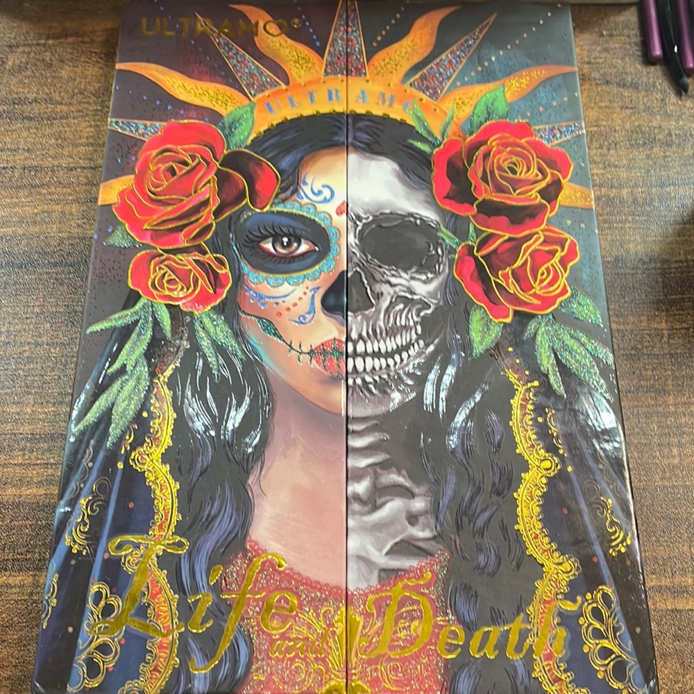 Ultramo Life and Death eyeshadow palette